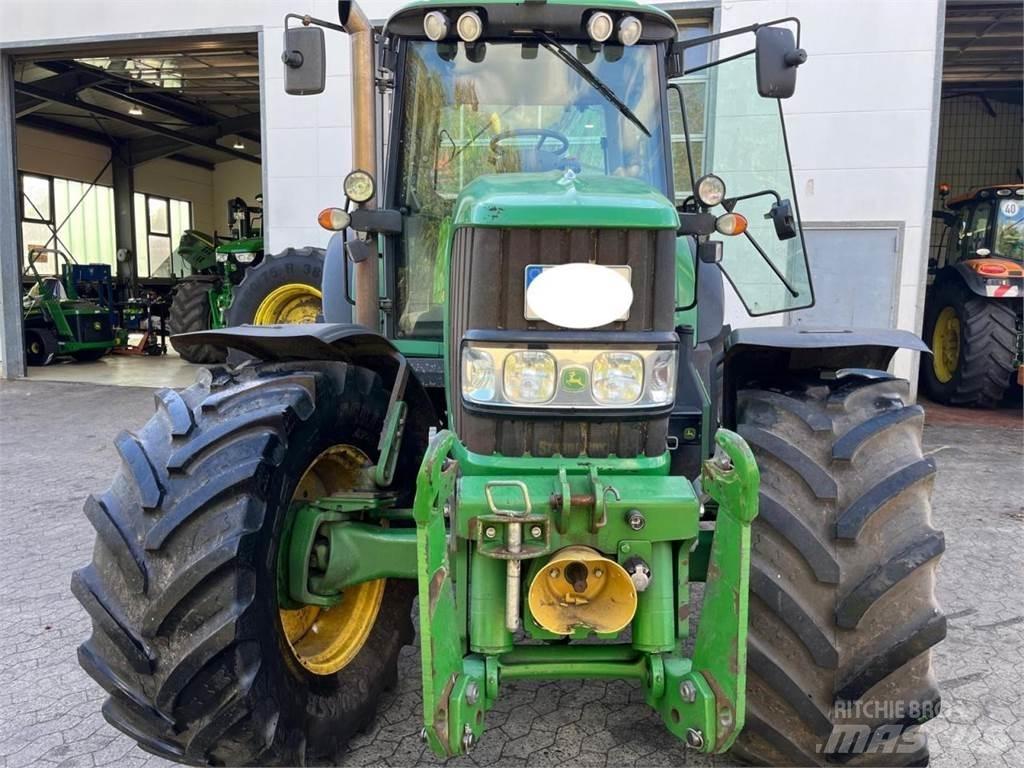 John Deere 6830 AP الجرارات