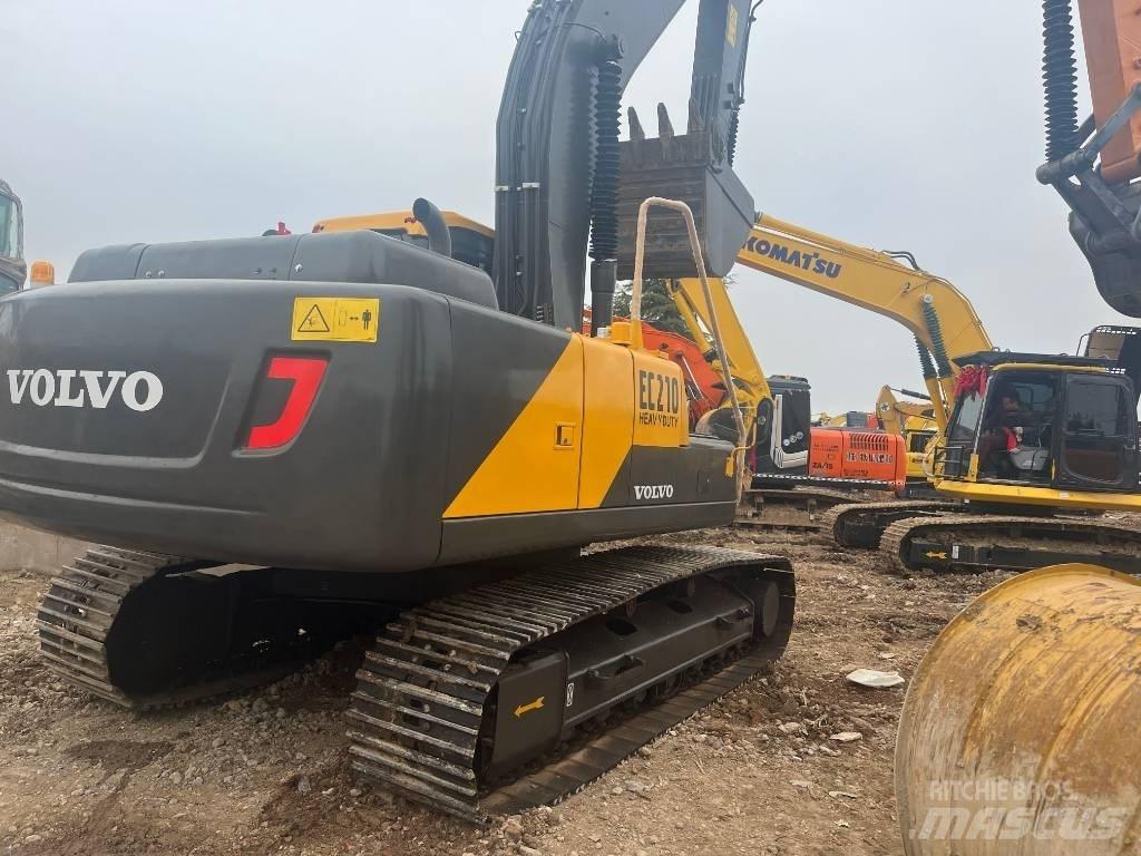 Volvo EC 210 LC حفارات زحافة