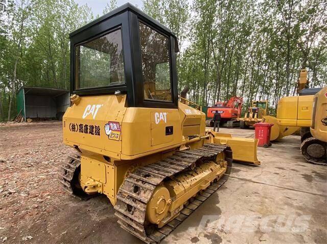 CAT D5G بلدوزرات مجنزرة