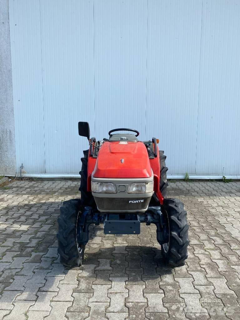 Yanmar F220 جرارات مدمجة