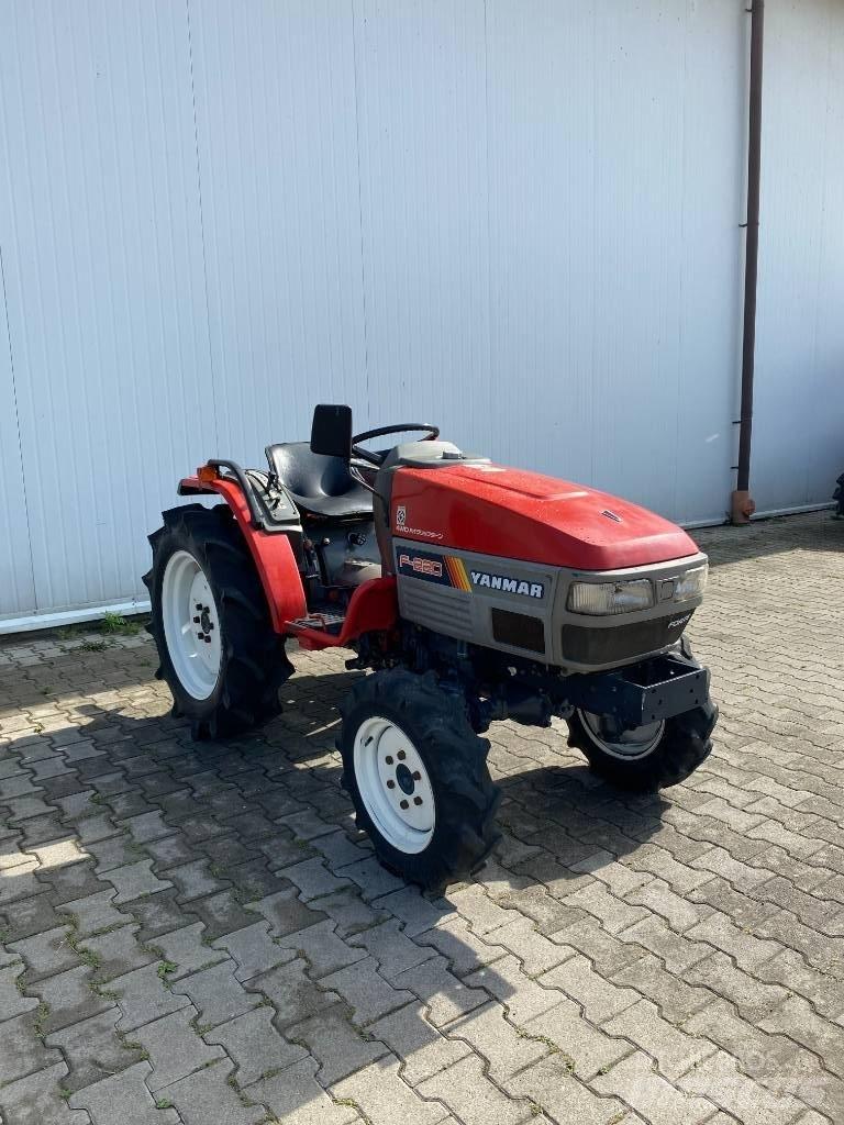 Yanmar F220 جرارات مدمجة