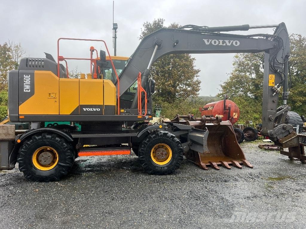 Volvo EW 160 E حفارات بعجل