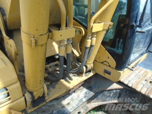 CAT 330 D L حفارات زحافة