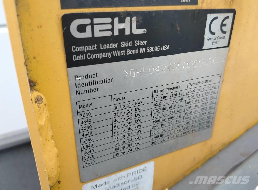 Gehl 4240 E لوادر انزلاقية التوجيه