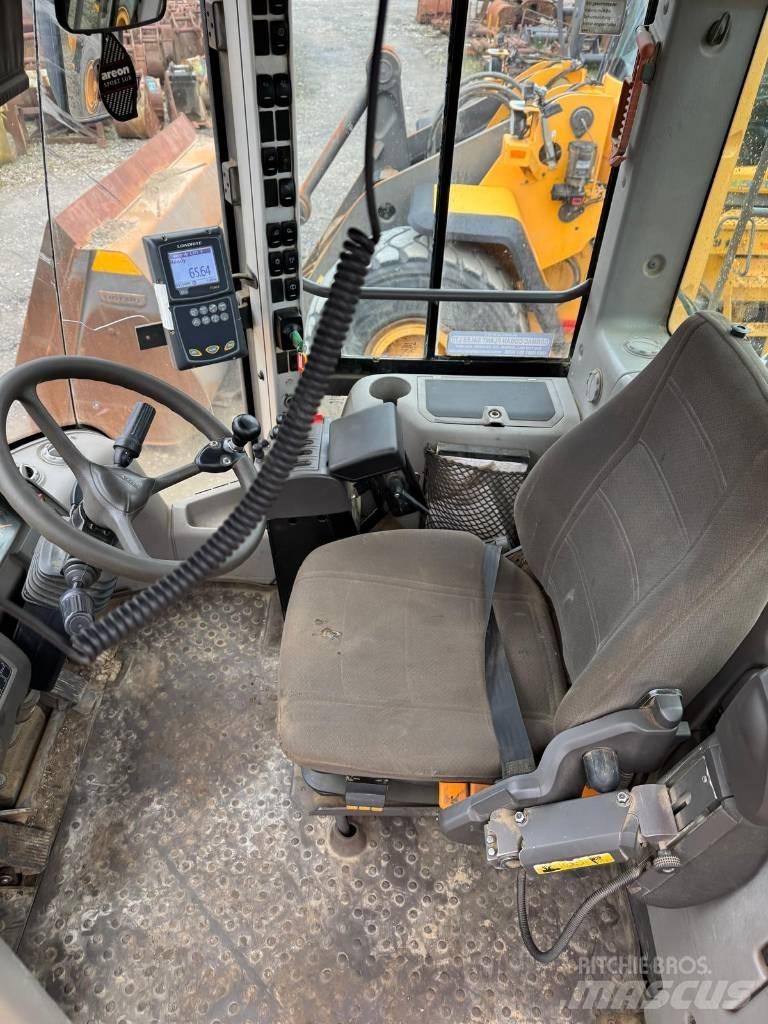 Volvo L 180 F لوادر بعجل