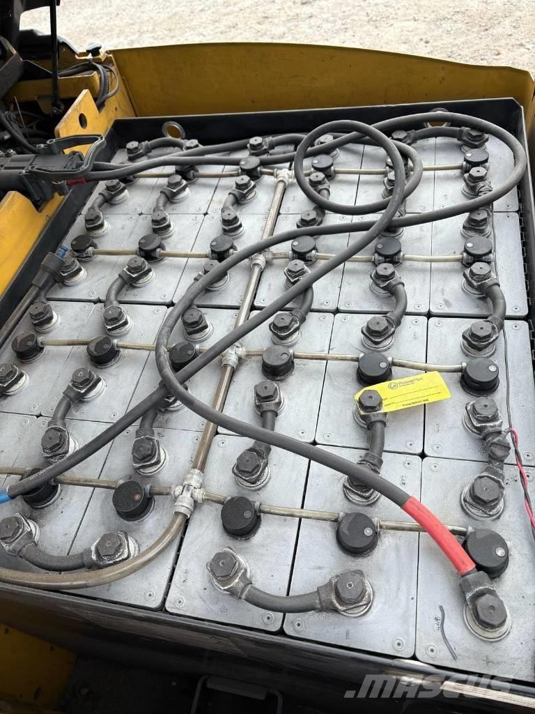 CAT EP18PNT شاحنات ذات رافعات شوكية تعمل بالكهرباء