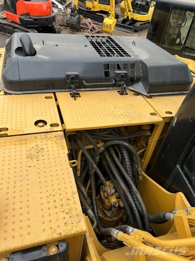 CAT 312 D L حفارات زحافة