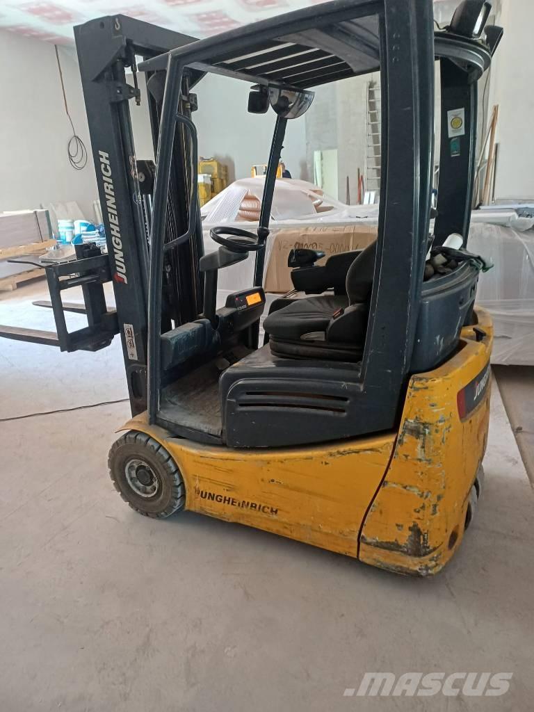 Jungheinrich EFG215 شاحنات ذات رافعات شوكية تعمل بالكهرباء