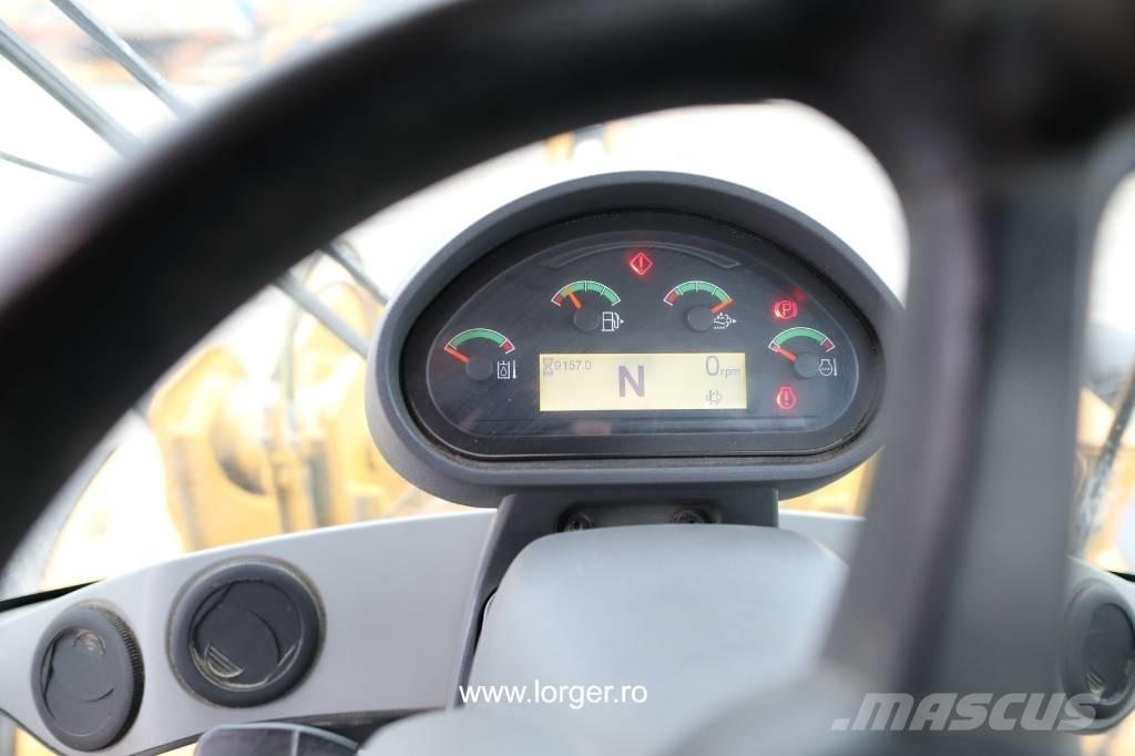 CAT 938 M لوادر بعجل