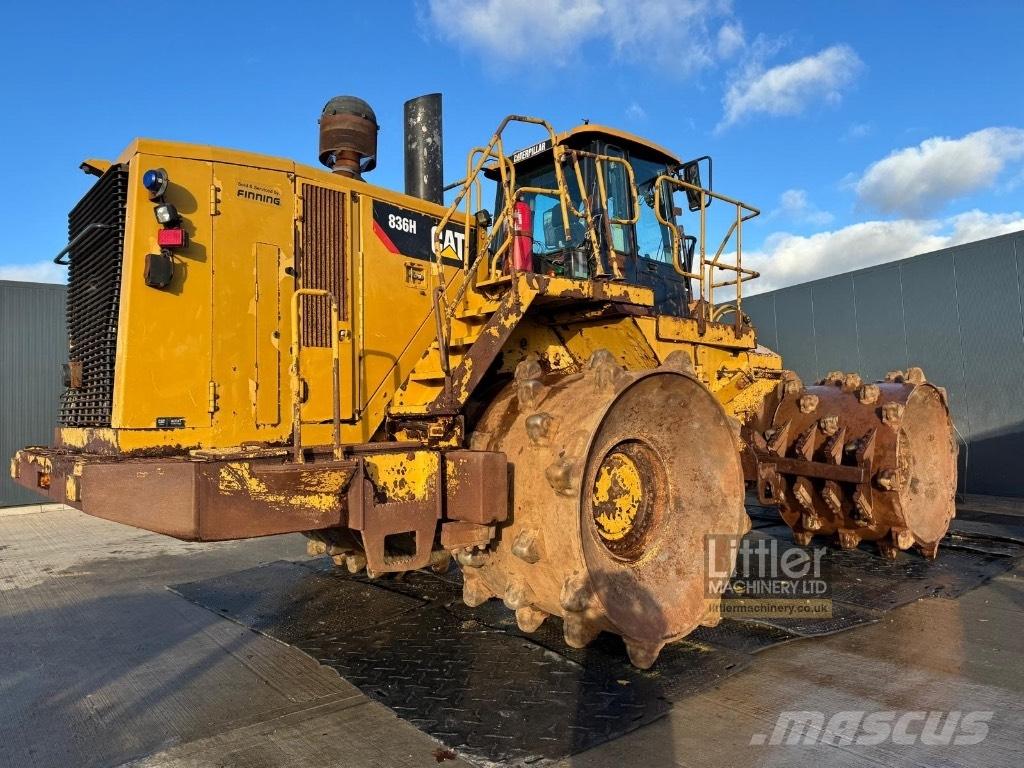 CAT 836 H مكابس المخلفات