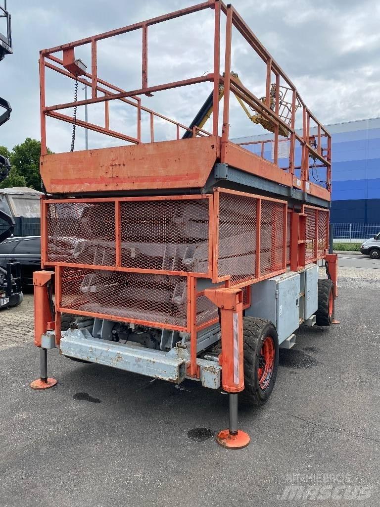 SkyJack SJ 9250 RT رافعات مقصية الشكل