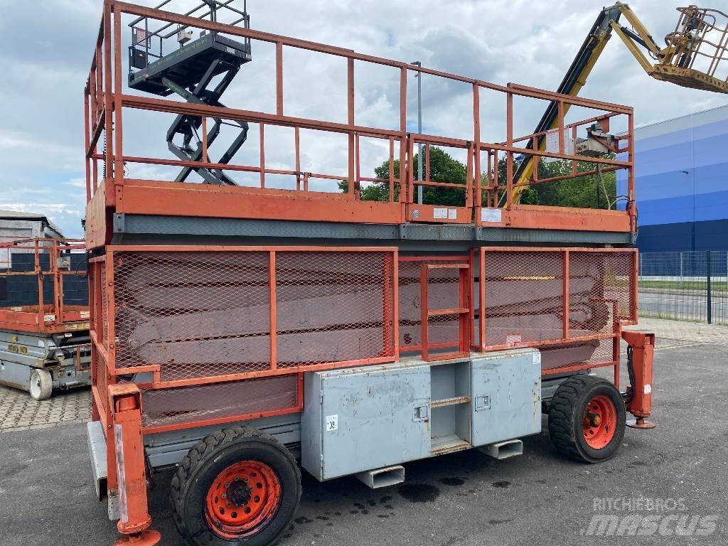 SkyJack SJ 9250 RT رافعات مقصية الشكل