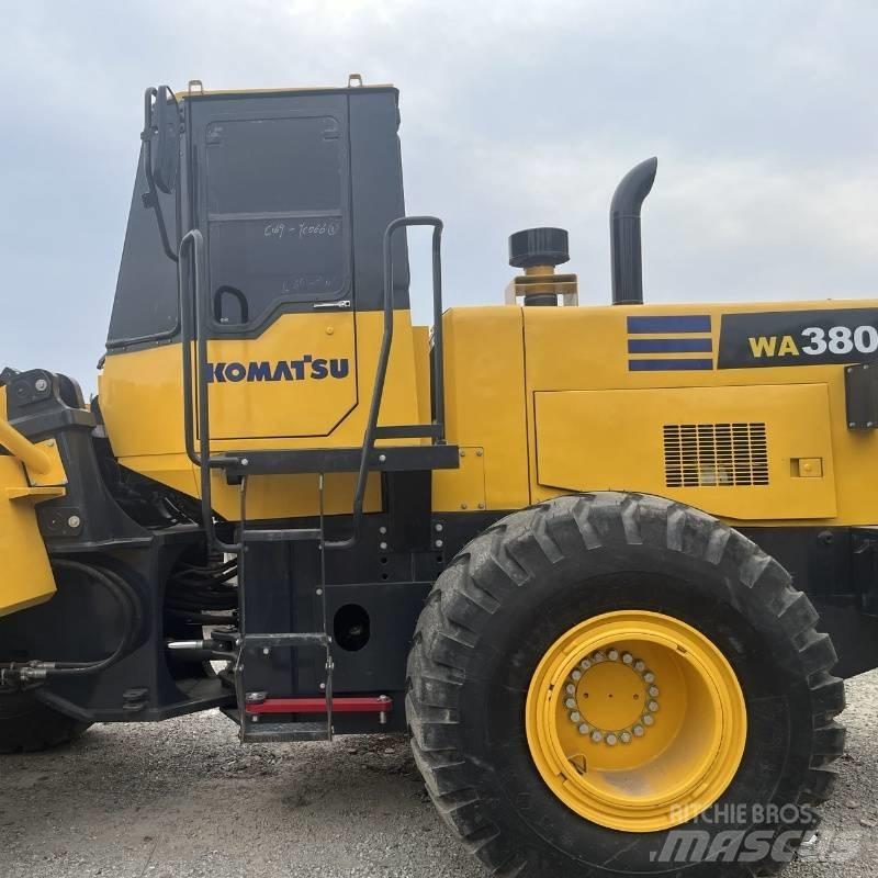Komatsu WA 380 لوادر بعجل