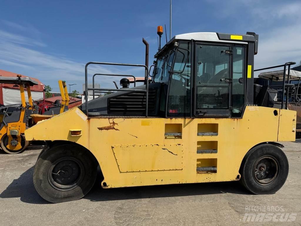 Bomag BW 24 R مداحل ذات إطارات هوائية