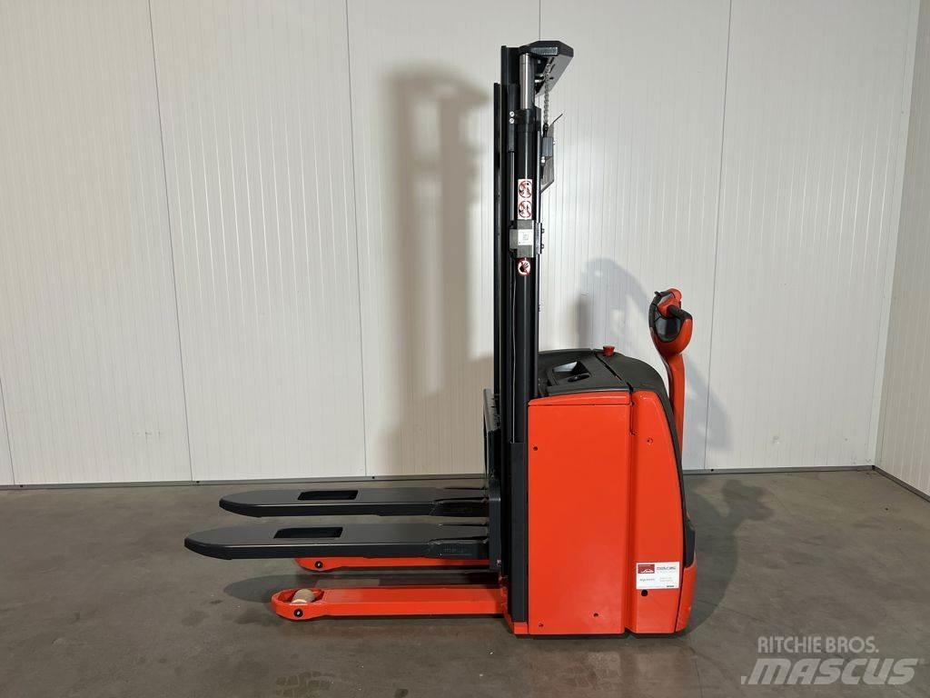 Linde L14 معدات التكديس الجوالة