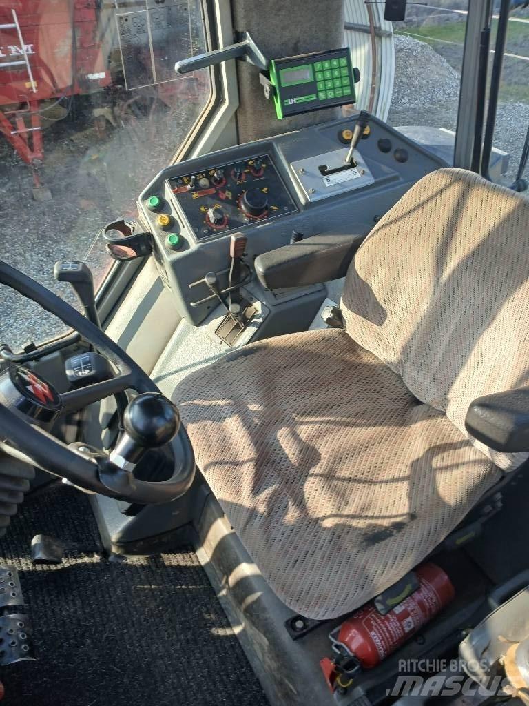 Massey Ferguson 3065 الجرارات