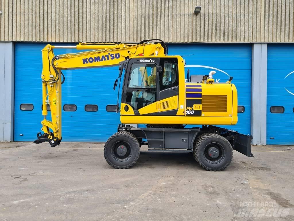 Komatsu PC 160 LC حفارات زحافة