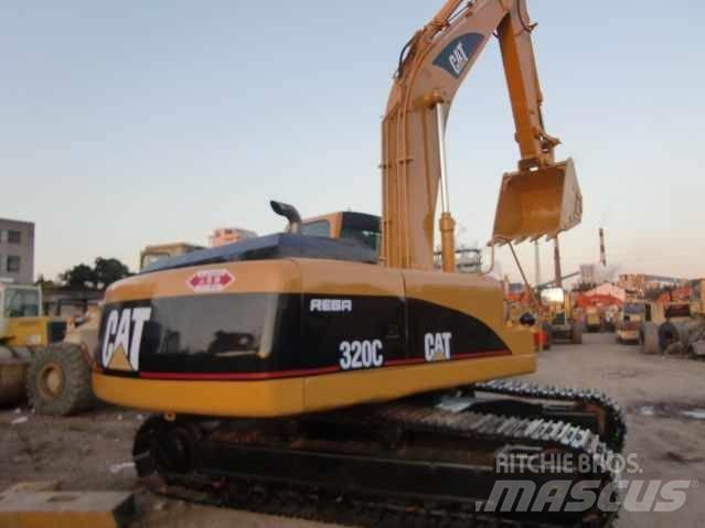 CAT 320 C حفارات زحافة