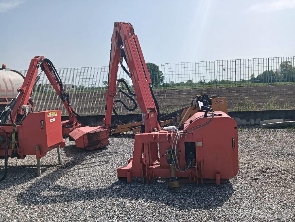 Maschio LARA 850 T حصادات الأعلاف