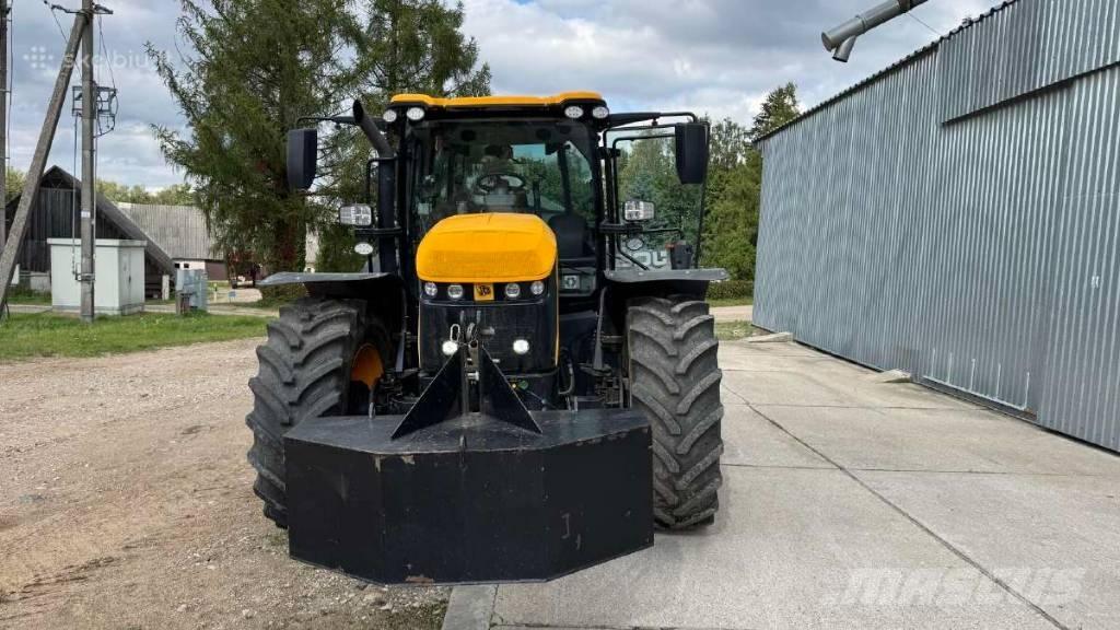 JCB 4220 الجرارات