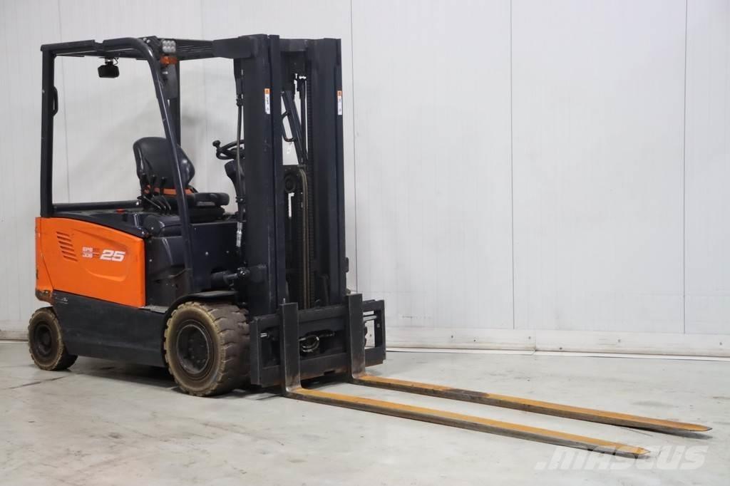 Doosan B25X-7 شاحنات ذات رافعات شوكية تعمل بالكهرباء