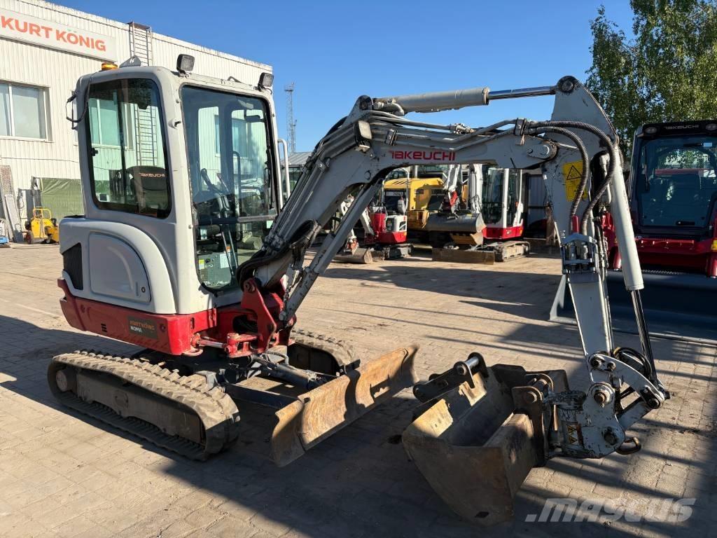 Takeuchi TB 225 حفارات صغيرة أقل من 7 طن (حفارات صغيرة)