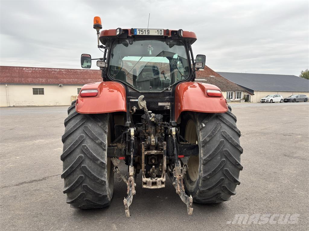 New Holland T7030 الجرارات