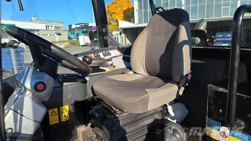 JCB 406 لوادر بعجل
