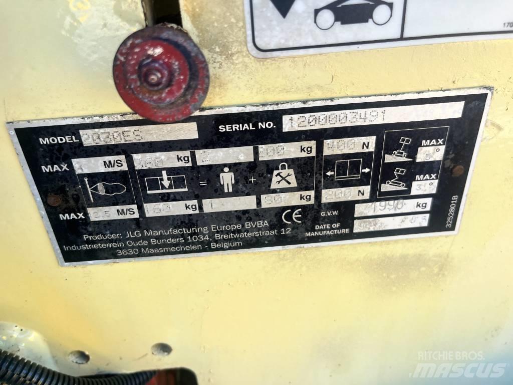 JLG 2030ES     V-3450 رافعات السارية الرأسية