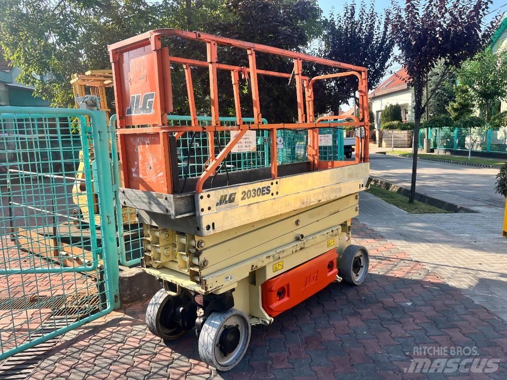 JLG 2030ES     V-3450 رافعات السارية الرأسية