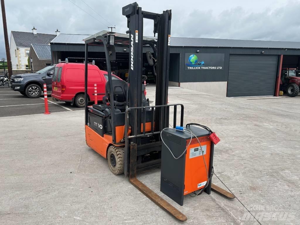 Doosan B10R-5 شاحنات ذات رافعات شوكية تعمل بالكهرباء
