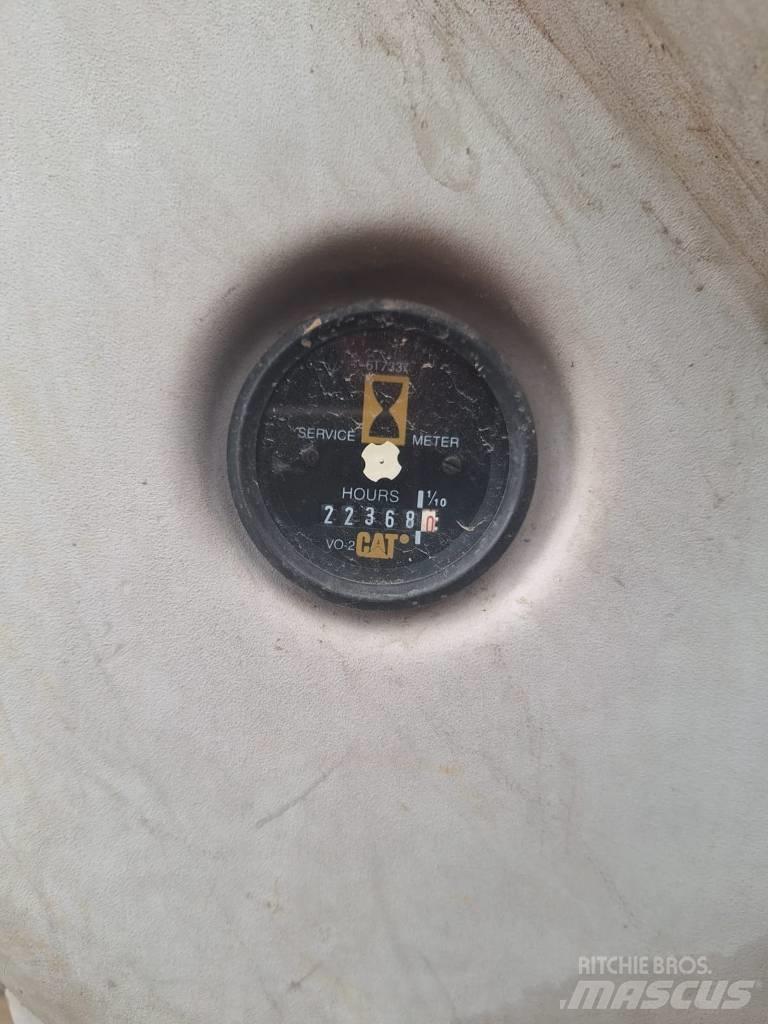 CAT 317 حفارات زحافة