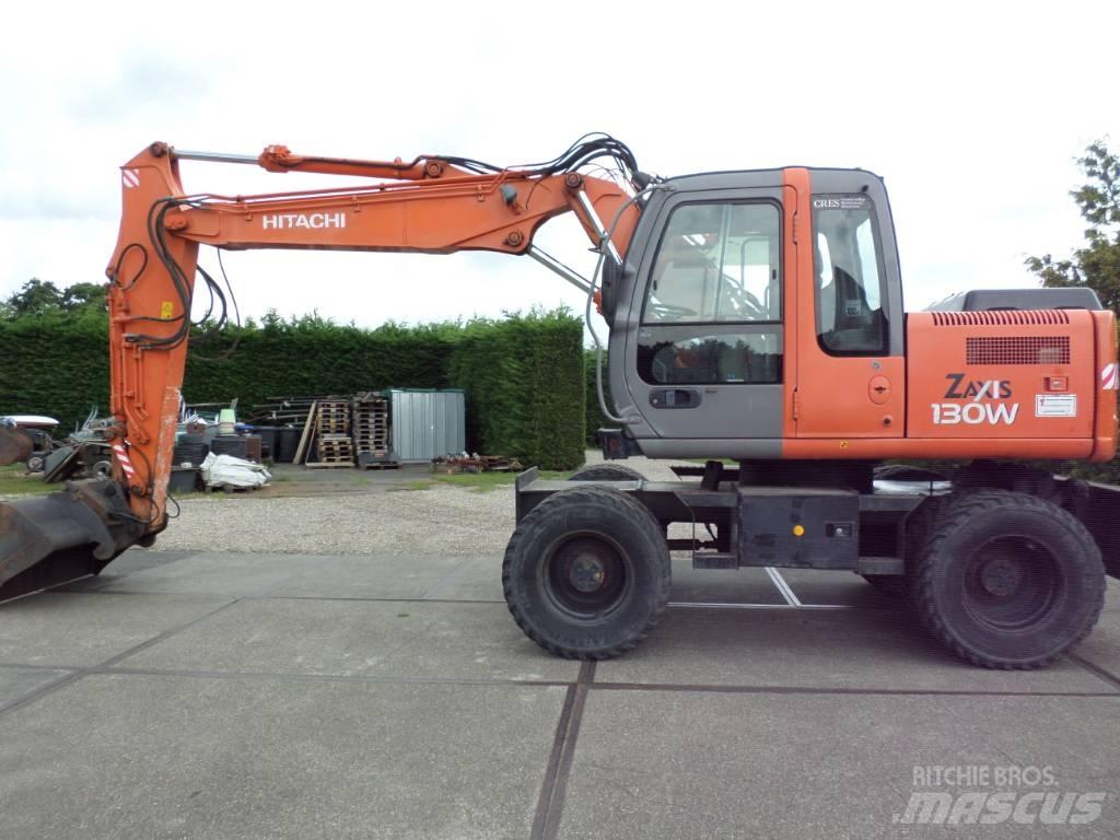 Hitachi ZX 130 W حفارات بعجل