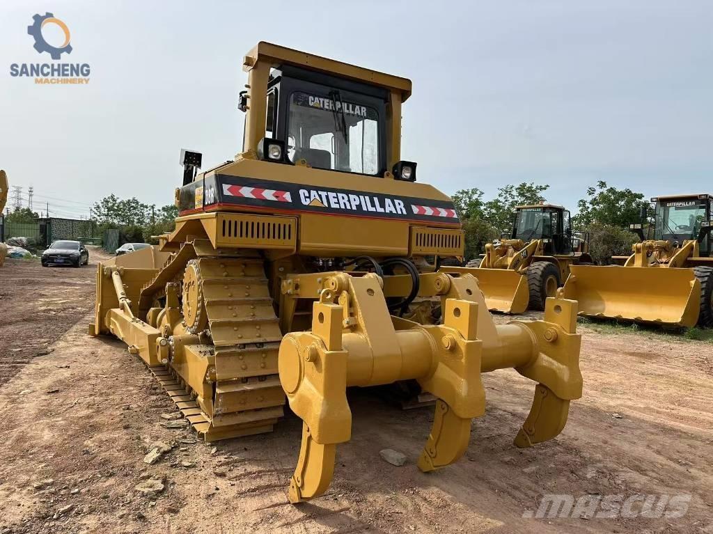 CAT D 8 R بلدوزرات مجنزرة