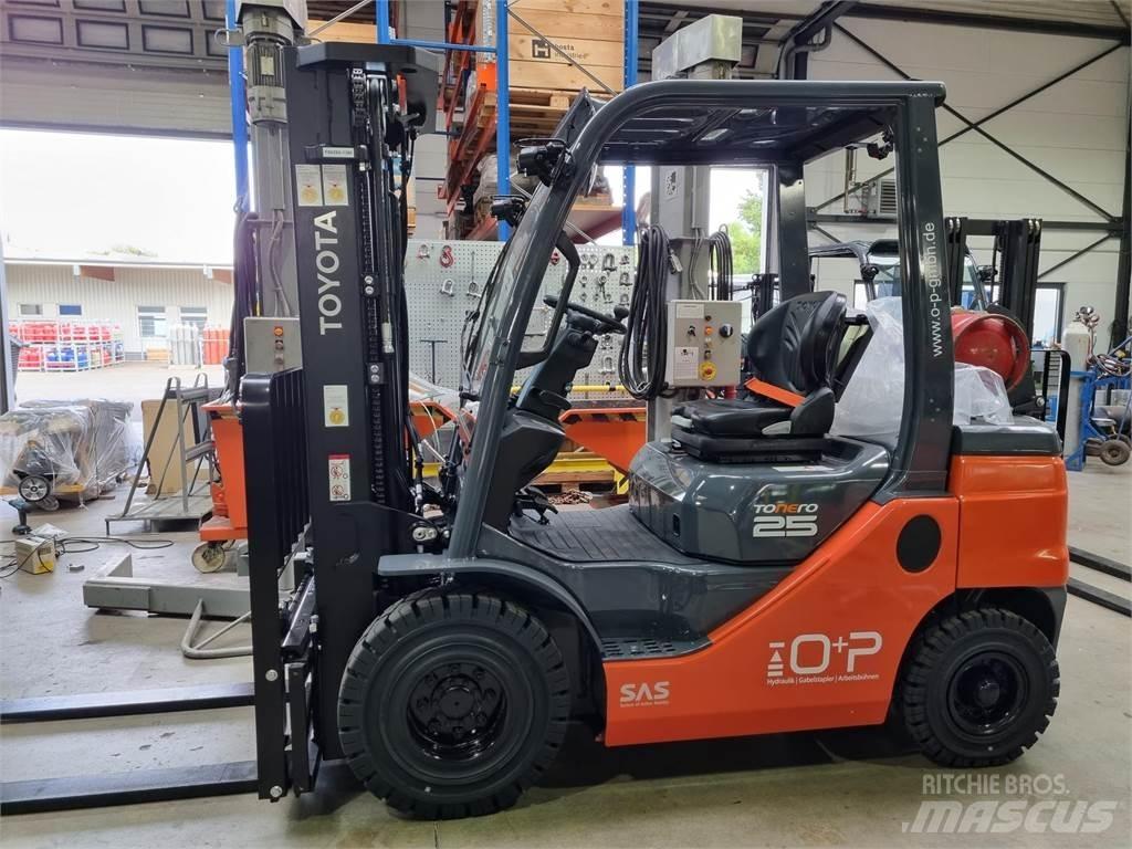 Toyota 02-8FGF25 شاحنات LPG