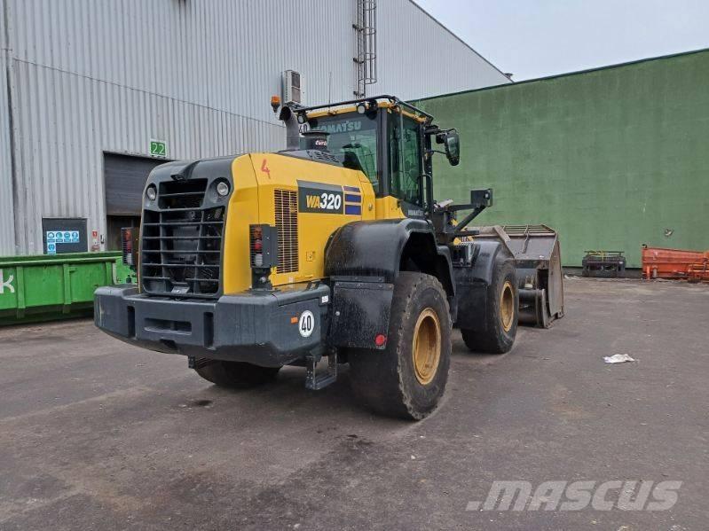 Komatsu WA 320-8 لوادر بعجل