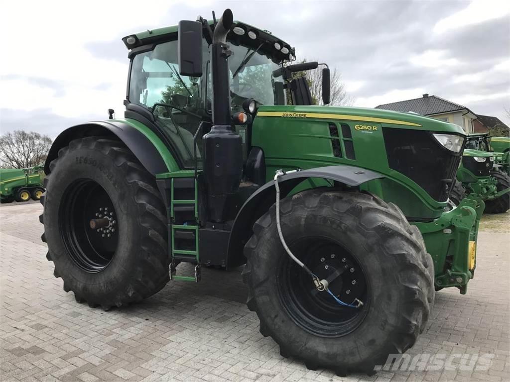 John Deere 6250R الجرارات