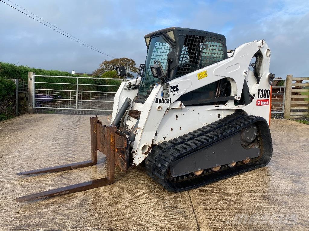 Bobcat T 300 لوادر انزلاقية التوجيه