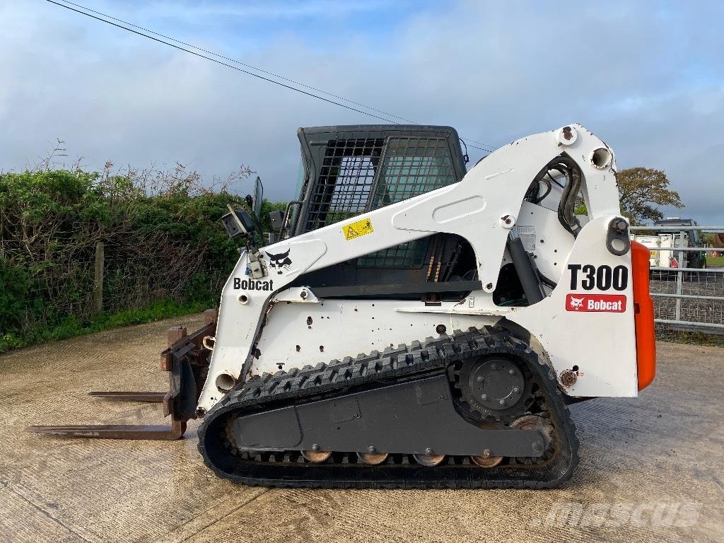 Bobcat T 300 لوادر انزلاقية التوجيه
