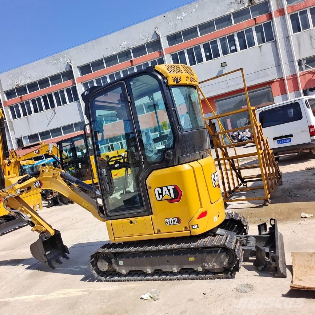 CAT 302CR حفارات زحافة