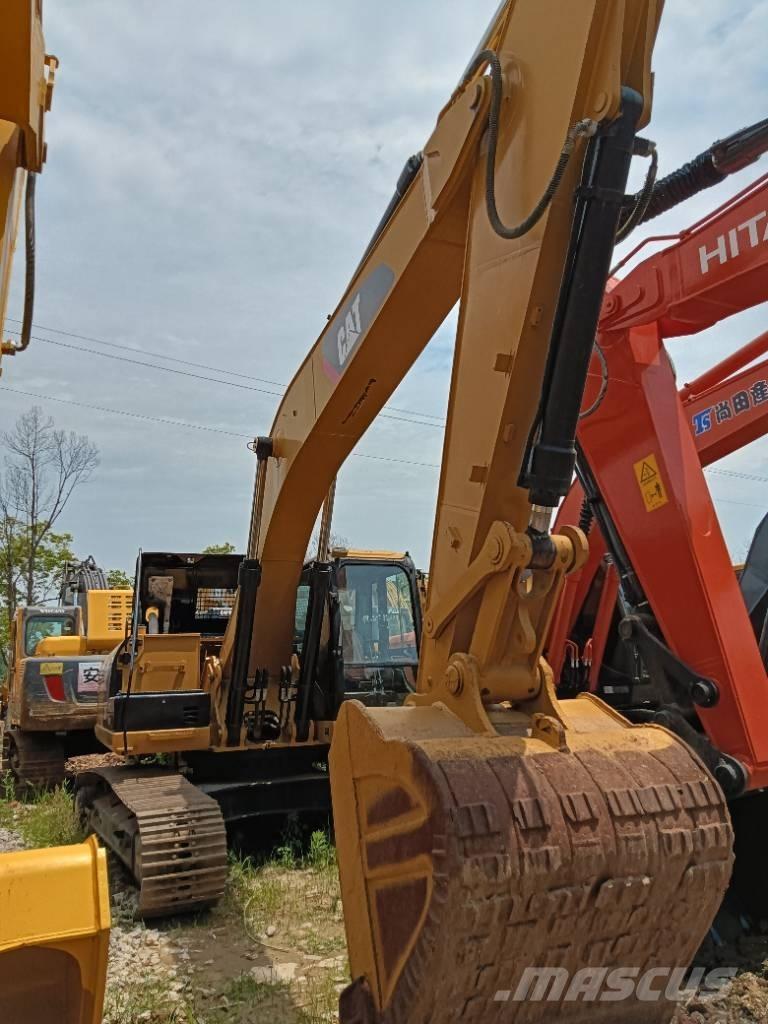 CAT 325 D حفارات زحافة