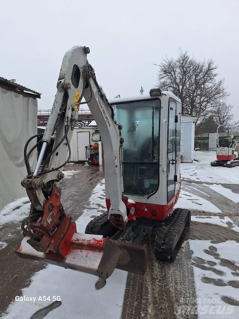 Takeuchi TB 216 حفارات صغيرة أقل من 7 طن (حفارات صغيرة)