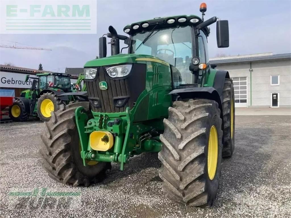 John Deere 6215r الجرارات