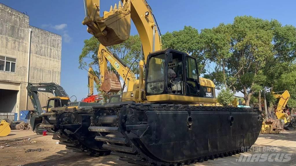CAT 320 C الحفارات البرمائية