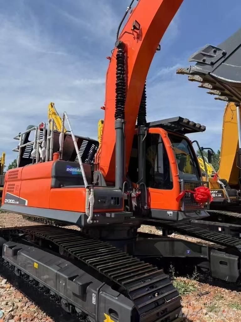Doosan DX300LC-9C حفارات زحافة