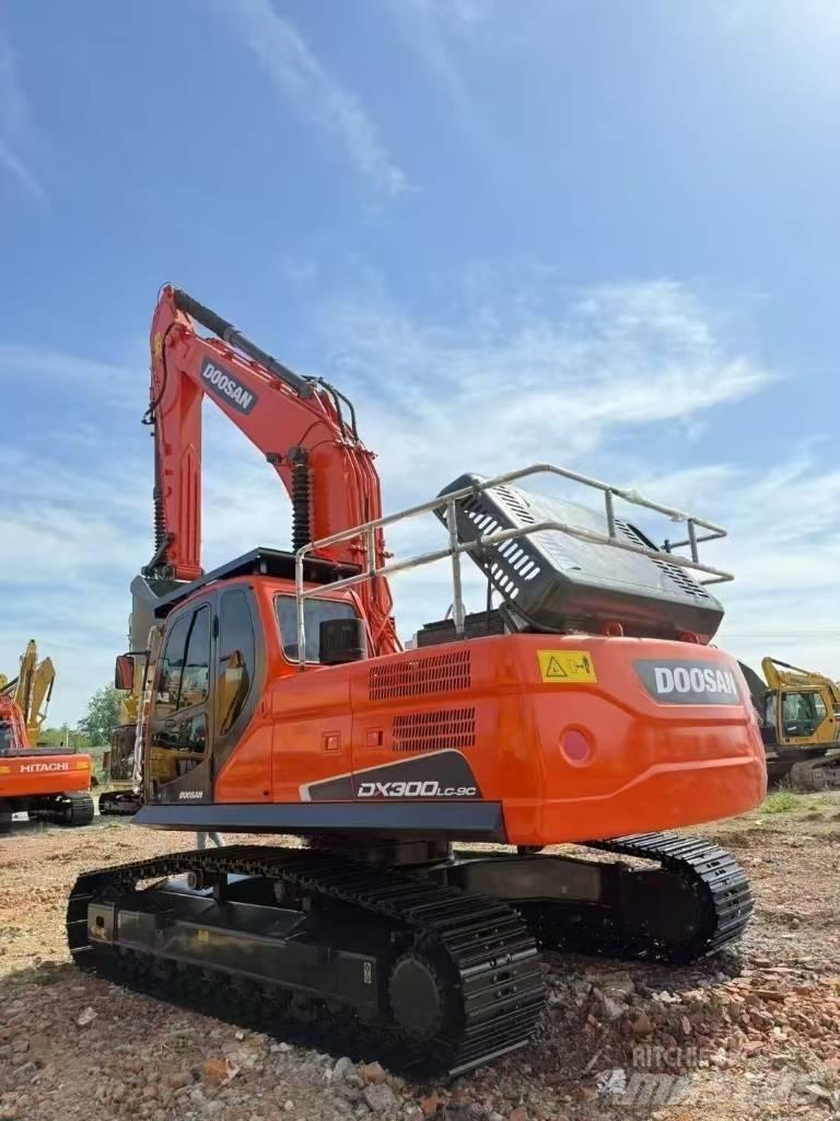 Doosan DX300LC-9C حفارات زحافة