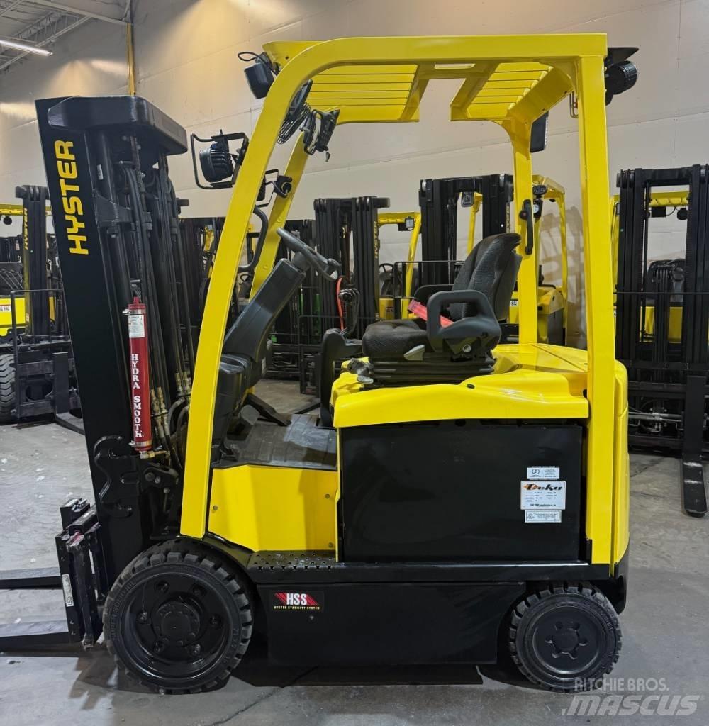 Hyster E 50 XM 33 شاحنات ذات رافعات شوكية تعمل بالكهرباء