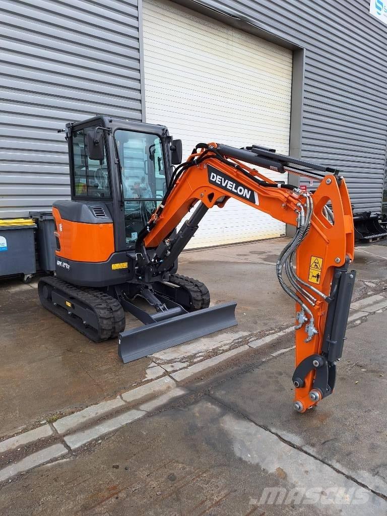 Develon DX 27 Z-7 حفارات صغيرة أقل من 7 طن (حفارات صغيرة)