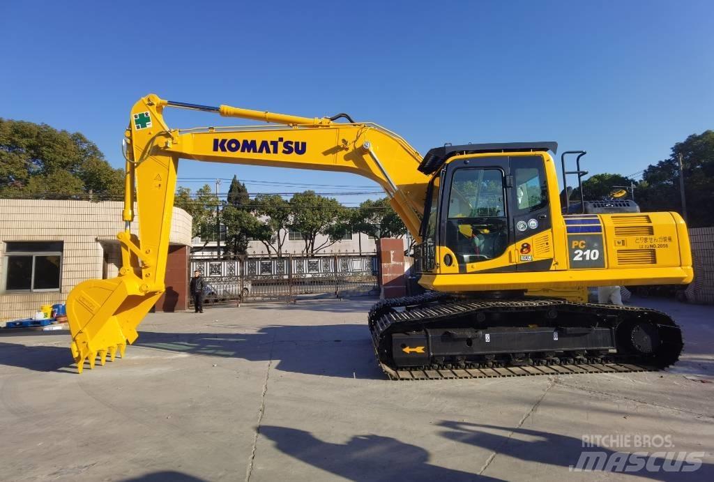 Komatsu PC 210-8 حفارات زحافة