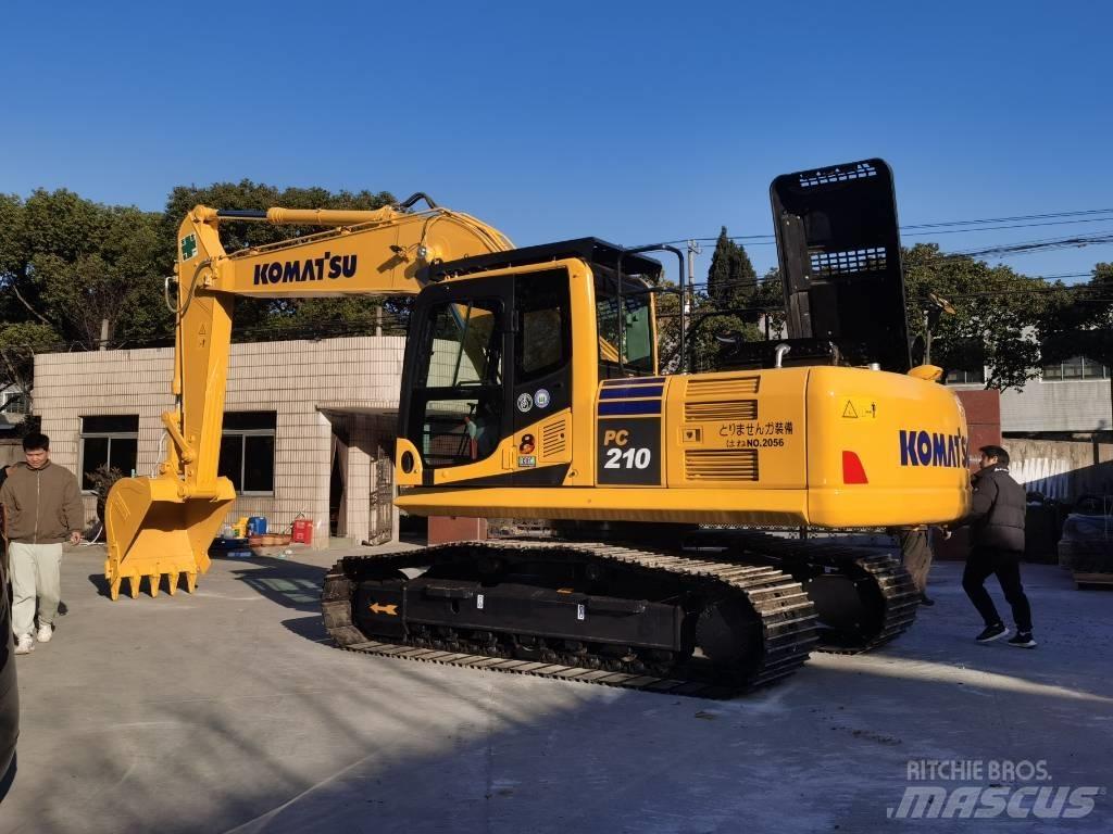 Komatsu PC 210-8 حفارات زحافة